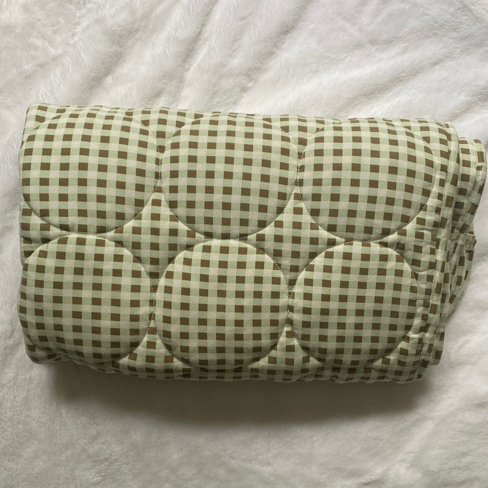 kate quinn quilt